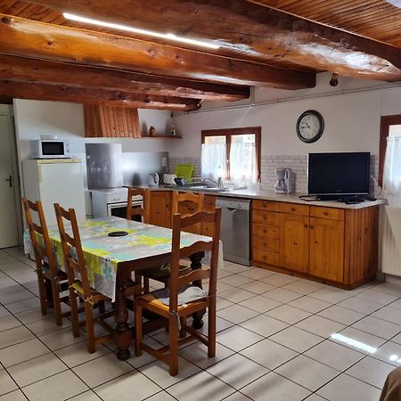 Gite Rural - Grange Des Pres Blancs Chaine Des Puys Le Vernet-Sainte-Marguerite Εξωτερικό φωτογραφία